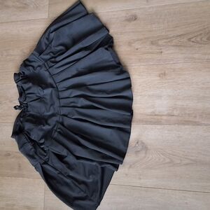 Elegant Black Pleated Skirt